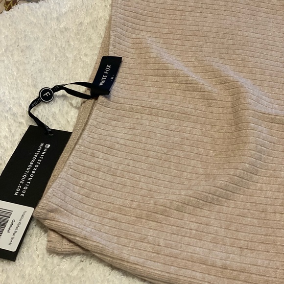 Women’s White Fox ribbed maxi skirt in Oatmeal. Size medium. Worn one time. - Picture 10 of 12